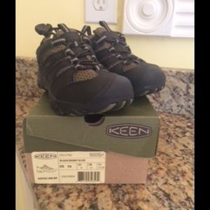 Keen shoes - toddler size 10. New!